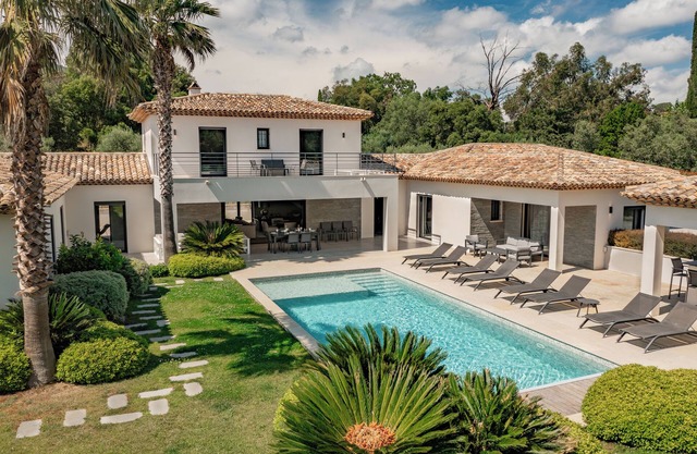 Unique ! Luxueuse Villa Avec Piscine Chauffée, Jaccuzzi, Climatisée, Parking