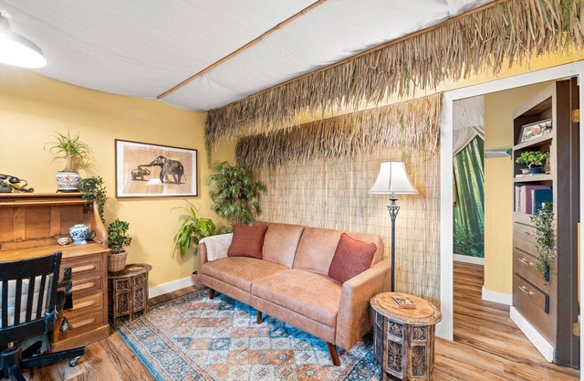 Unique Oasis + Escape Room