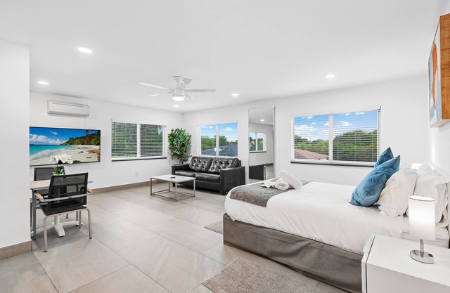 Unique Retreat - Unit C: Charming 2nd-floor Escape