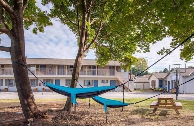 Unique Sandusky Retreat: Sleeps up to 66 -Ideal for large groups