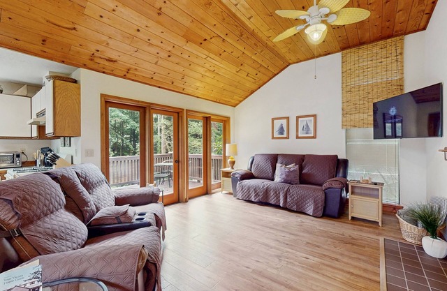 Unique townhouse - close to Cal Poly Humboldt