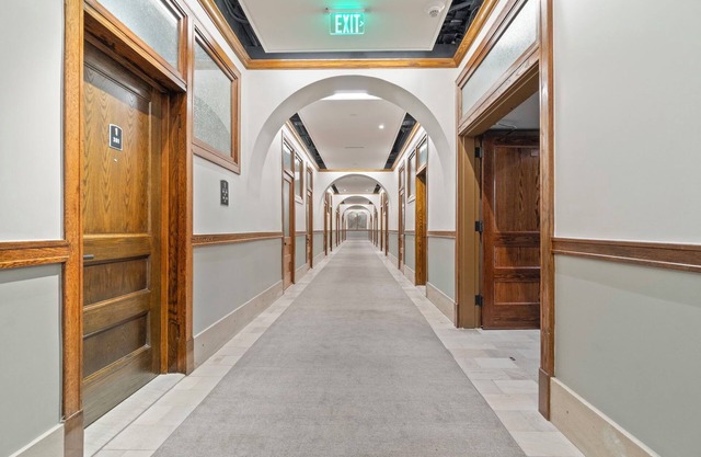 *Unmatched Palafox St views* 2BD/2B Luxury Condo