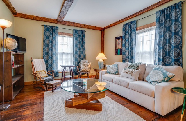 Unobstructed foliage views, Journey/retreat ready on 11 acres