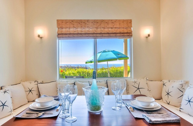 UNOBSTRUCTED OCEAN-GOLF Views, step in shower, KING bed, garage,quiet, private