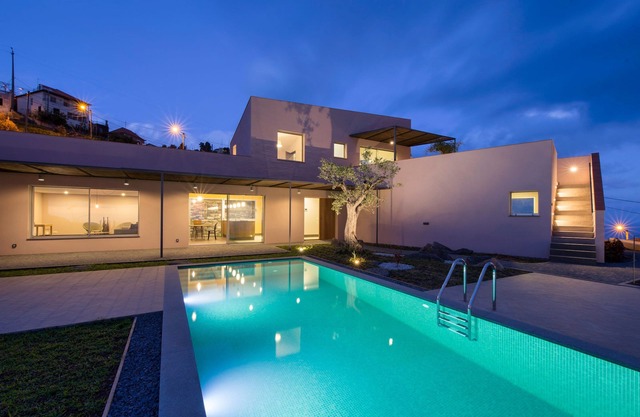 Unobstructed views of the Atlantic Ocean and pool, large roof terrace