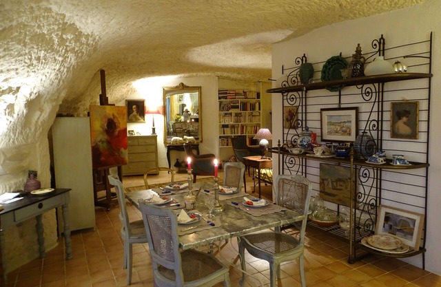 Unusual stay in a troglodite gîte