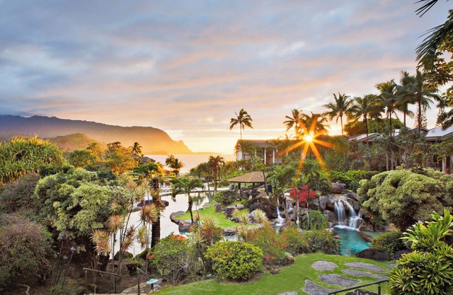 Unwind and Enjoy Princeville's Beauty! 2 Relaxing Units, Kitchen, Swimming Pool!