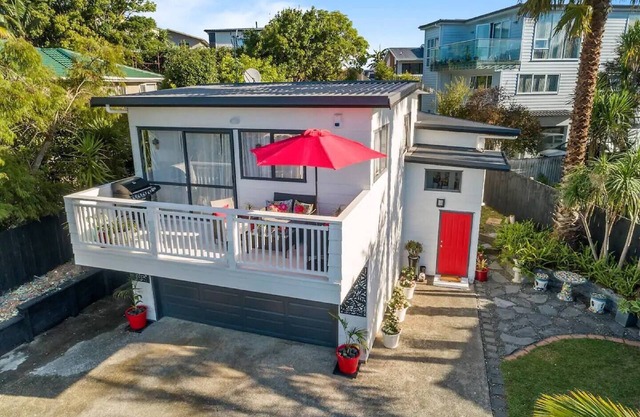 Unwind @ Torbay Beach House