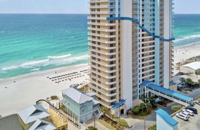 Updated 2nd Floor Beachfront - Beside St Andrews