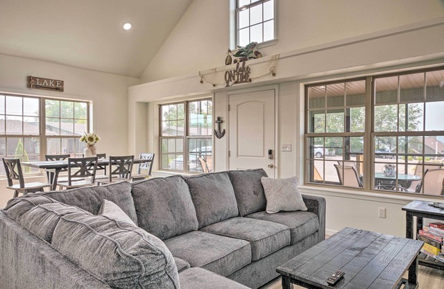 Updated Cabin w/Direct Lake Access & Pool!