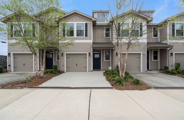 Updated Dog-Friendly Townhome | Downtown Pensacola | My Beach Getaways