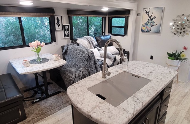 Updated ! Luxury Lake Travis RV