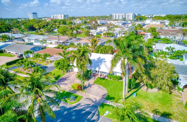 Updated, mid-century home with private pool, patio, central AC - near the beach