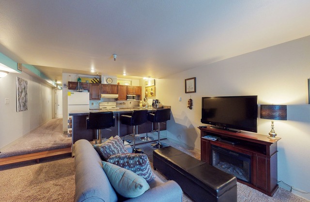 Updated ski-in/ski-out condo with game room & sauna