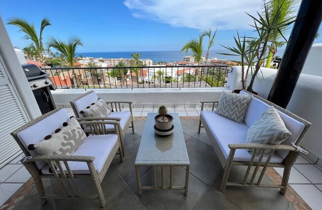 Upscale 2bdrm Condo In La Jolla