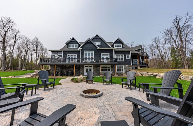 Upscale Cottage Escape on Lake Manitouwabing – Serenity Awaits