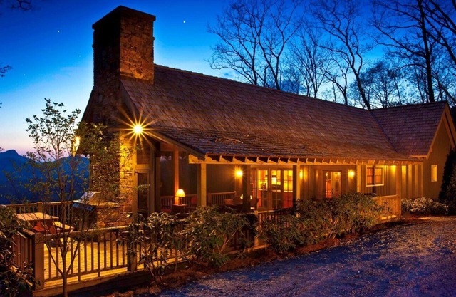 Upscale Cottage with Ultra Privacy and Spectacular View