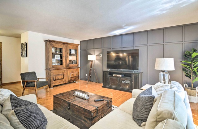 Upscale Family Cottage < 1 Mi to Higgins Lake