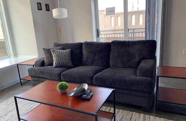 Upscale Riverfront 2BR Apt