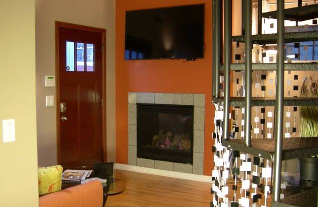 Uptown East Isles: Immaculate, Quiet, MCM Style for Nightly/Monthly Rental