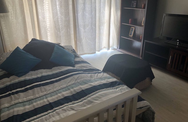 Urban Apartment - sleeps 7 Max