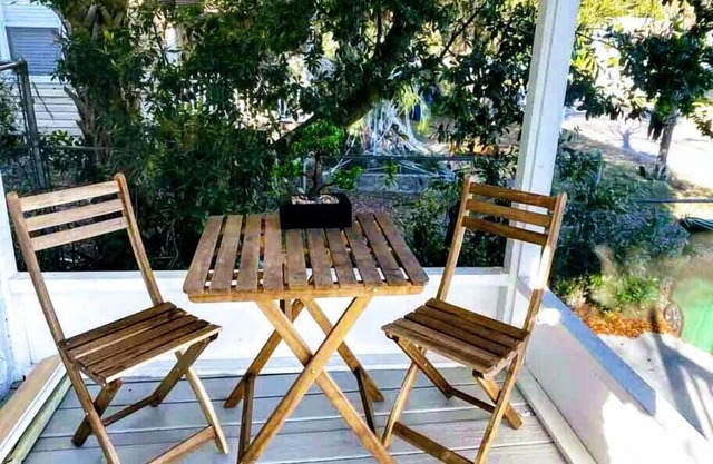 Urban Bungalow @North-Hyde-Park. Walk to UT & SoHO