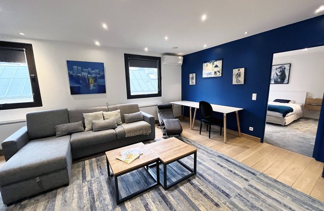 Urban Flat 166 - 4BDR Luxury Apartment in Center of Paris