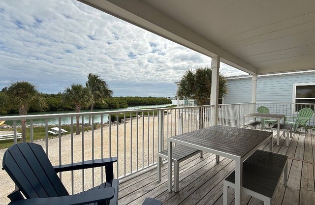 Vaca Cove unit D Sunset Pointe 4 Bed 3 Baths, Salt