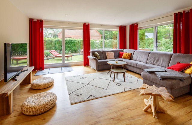 Vacation apartment/apartment for 6 guests with 150m² in Fehmarn OT Dänschendorf (110508)