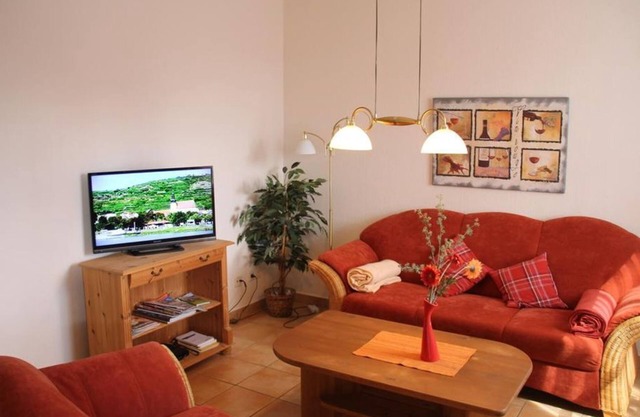Vacation apartment "Ammerland-Stube", shower, WC - "Haus Am Schlart 1"