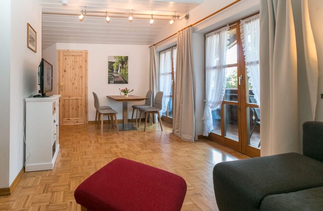 Vacation apartment 7 for up to 4 people, with 2 extra bedrooms and kitchen in the living/dining area