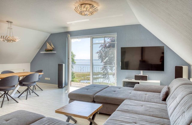 Vacation apartment SeeSuit directly at the Kölpinsee