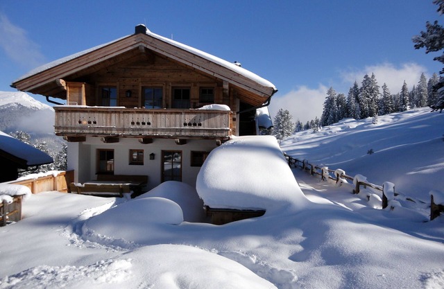 Vacation apartment with sauna for 6 people in Silberleiten/Zillertal Arena