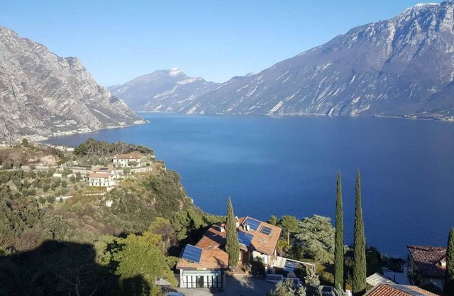 Vacation apartment with 2 bedrooms in Tremosine with mega views of Lake Garda