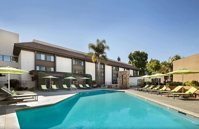 Vacation Day Is Always A Great Idea! w/Outdoor Pool, Near Pinewood Park!