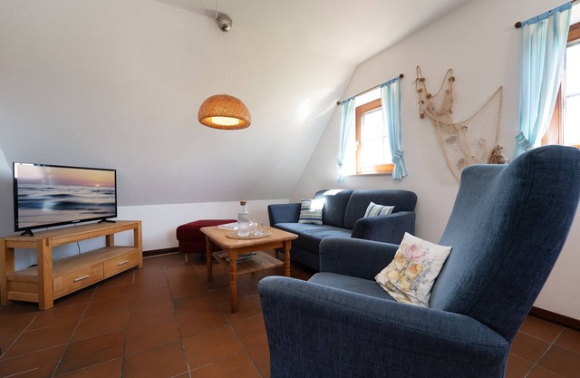 Vacation apartment/apartment for 4 guests with 68m² in Fehmarn OT Sahrensdorf (295140)