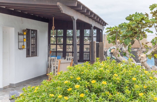 Vacation 'El Cuarto De Moza' with Private Terrace, Shared Garden and Wi-Fi
