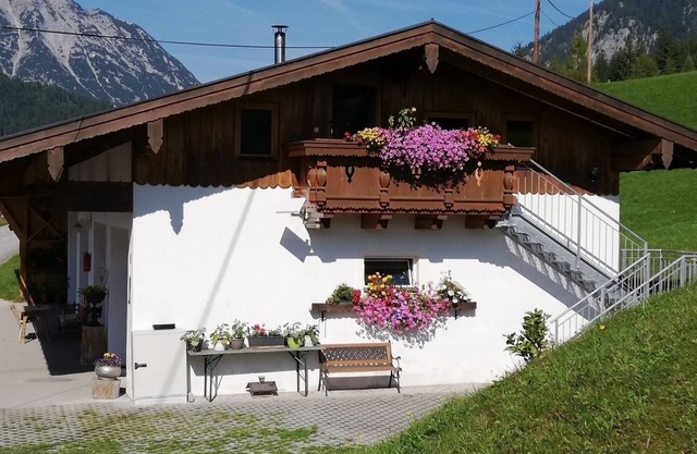 Vacation home for 2 guests with 50m² in Steinberg am Rofan (294750)