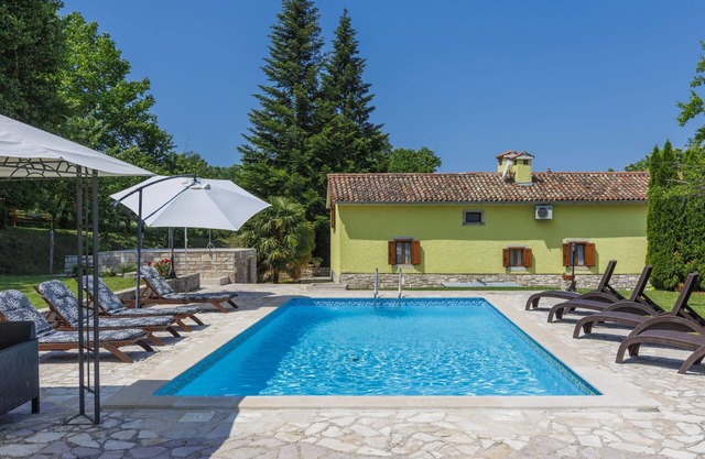 Vacation home Donada by Interhome