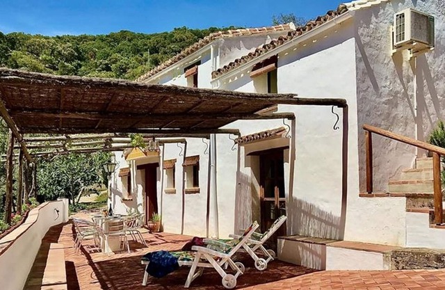 Vacation Home "Hide Away In Spain Farmhouse 2" with Mountain View, Pool, Wi-Fi, A/C, Terrace & Garde