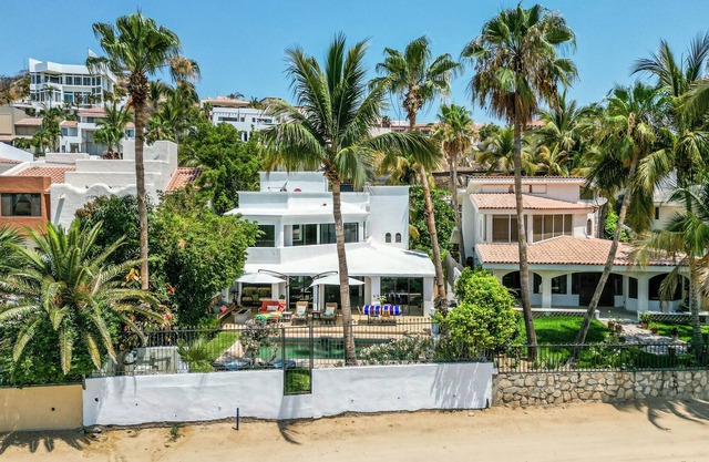 Vacation Home with Golf Course Views in San Jose del Cabo- Family Style Home