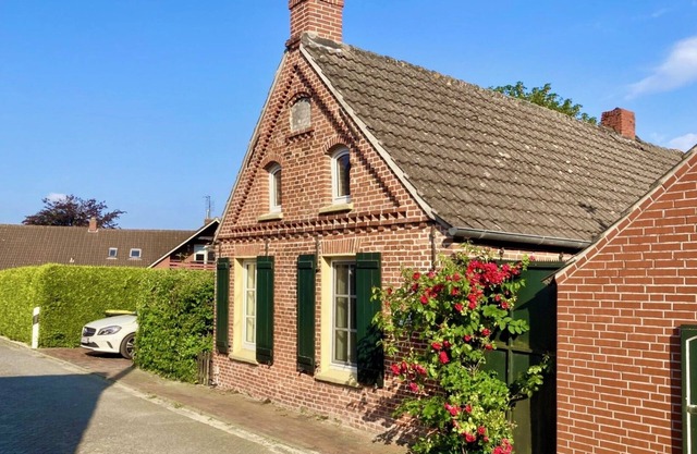 Vacation home Tied - East Frisian charm in a historic farm worker's house for 4