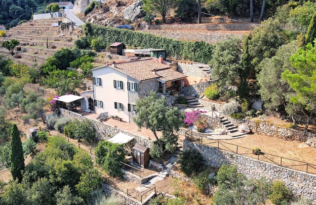 Vacation home villa in a panoramic location with breathtaking views of the sea.