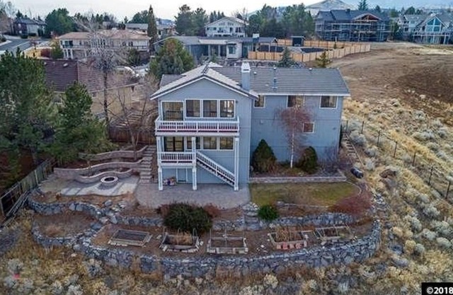 VACATION IN ELEGANCE WITHIN FOUR MILES RENO'S ENTERTAINMENT DISTRICT