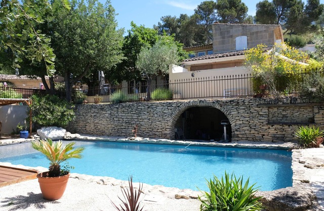 Vacation rental house with pool TAILLADES LS2-352
