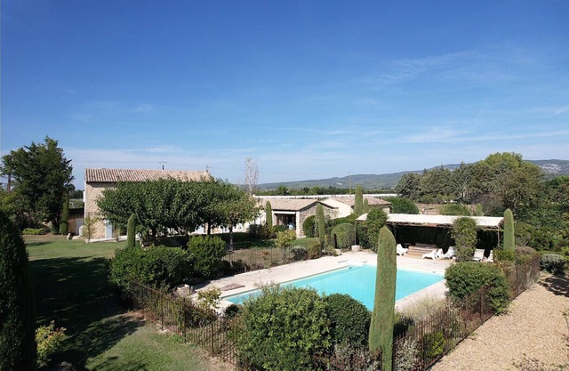 Vacation rental house with pool LAGNES LS2-433