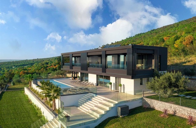 Vacay Villa Panoramica with Gym