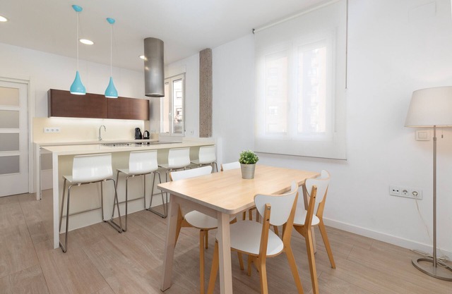 VALENCIA OPERA. Wifi + Aire Acondicionado+ 4 Pax