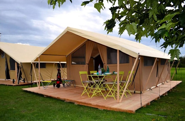 Valenty Campsite * - Cahors tent (without sanitary facilities) 5 people