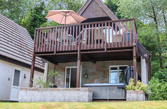 VALLEY LODGE 48, pet friendly, country holiday cottage in Callington